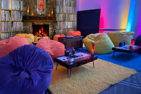 Retro lounge with beanbags